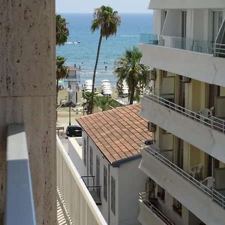 Camilla Larnaca